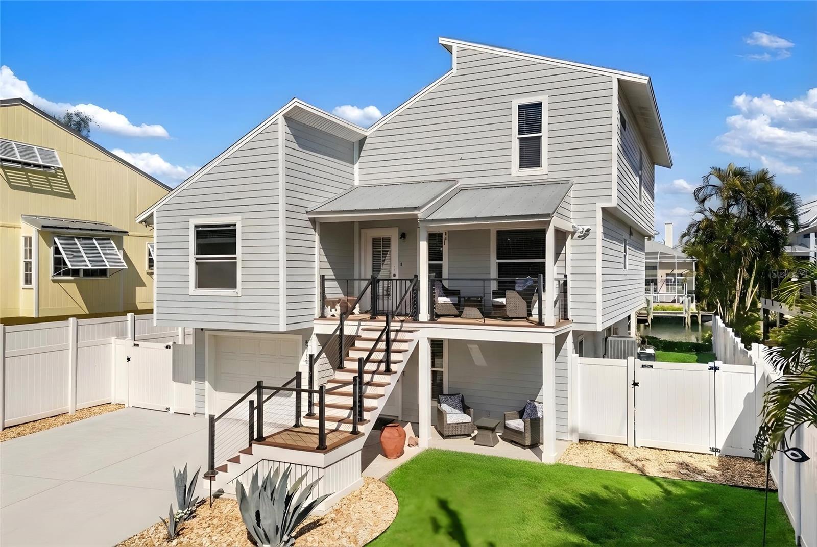 5119 Oxford Dr, Sarasota, FL 34242