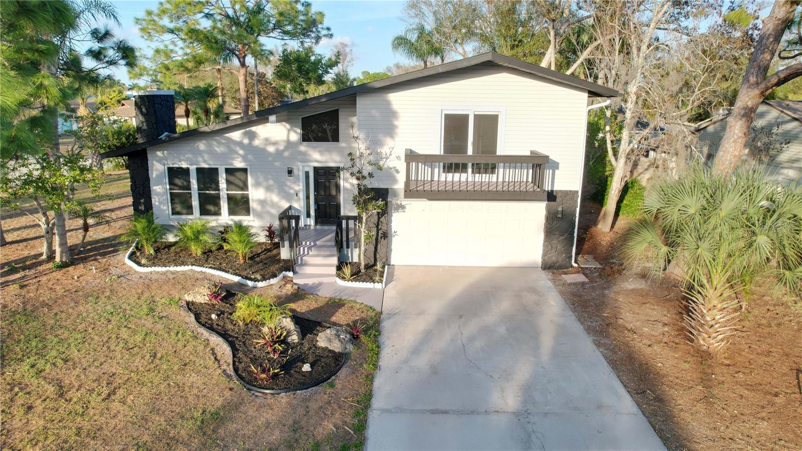 5667 Creekwood Dr, Sarasota, FL 34233