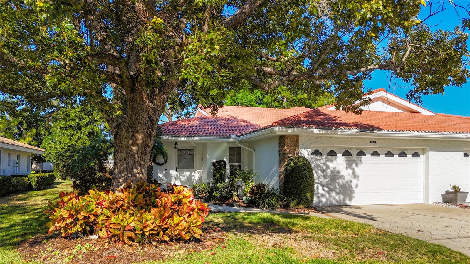 5611 Garden Lakes Dr, Bradenton, FL 34203