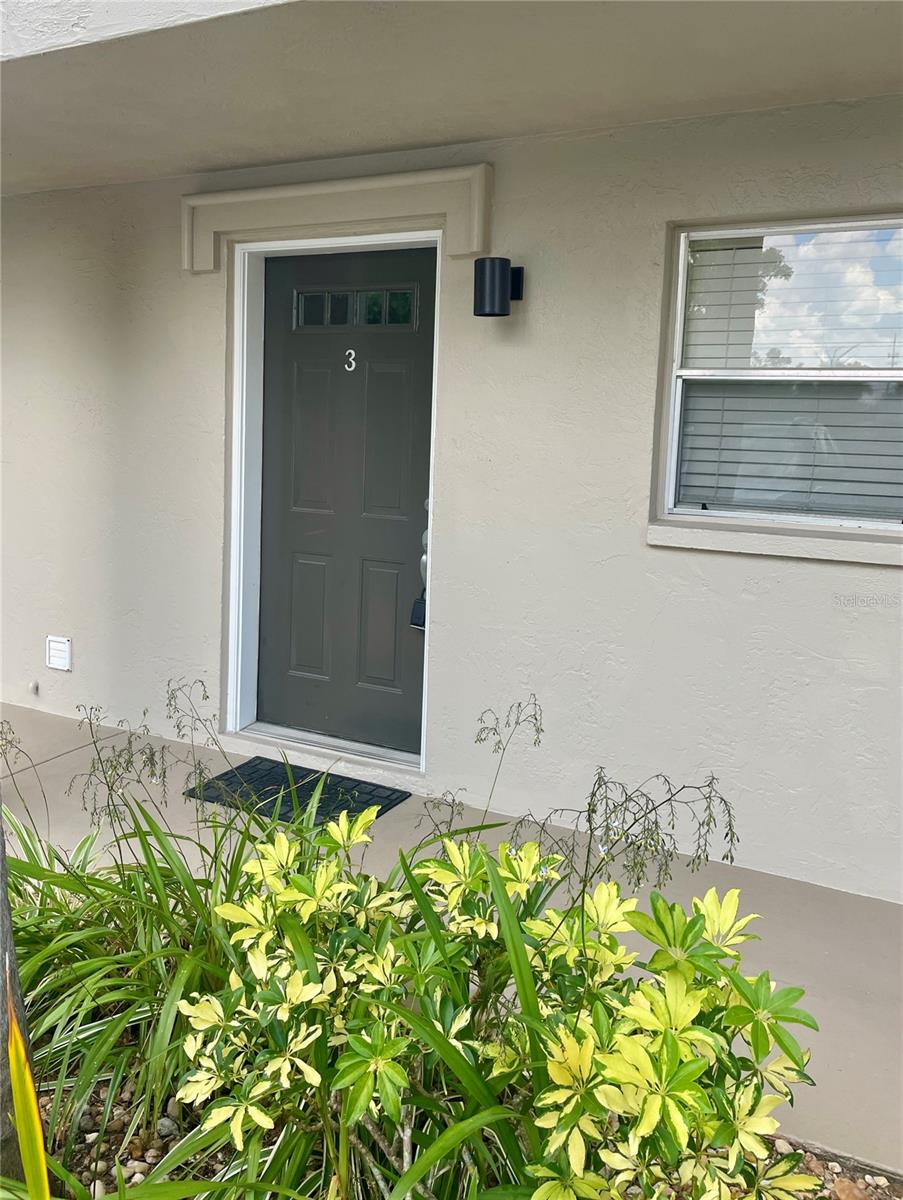 918 La Costa Cir #3, Sarasota, FL 34237