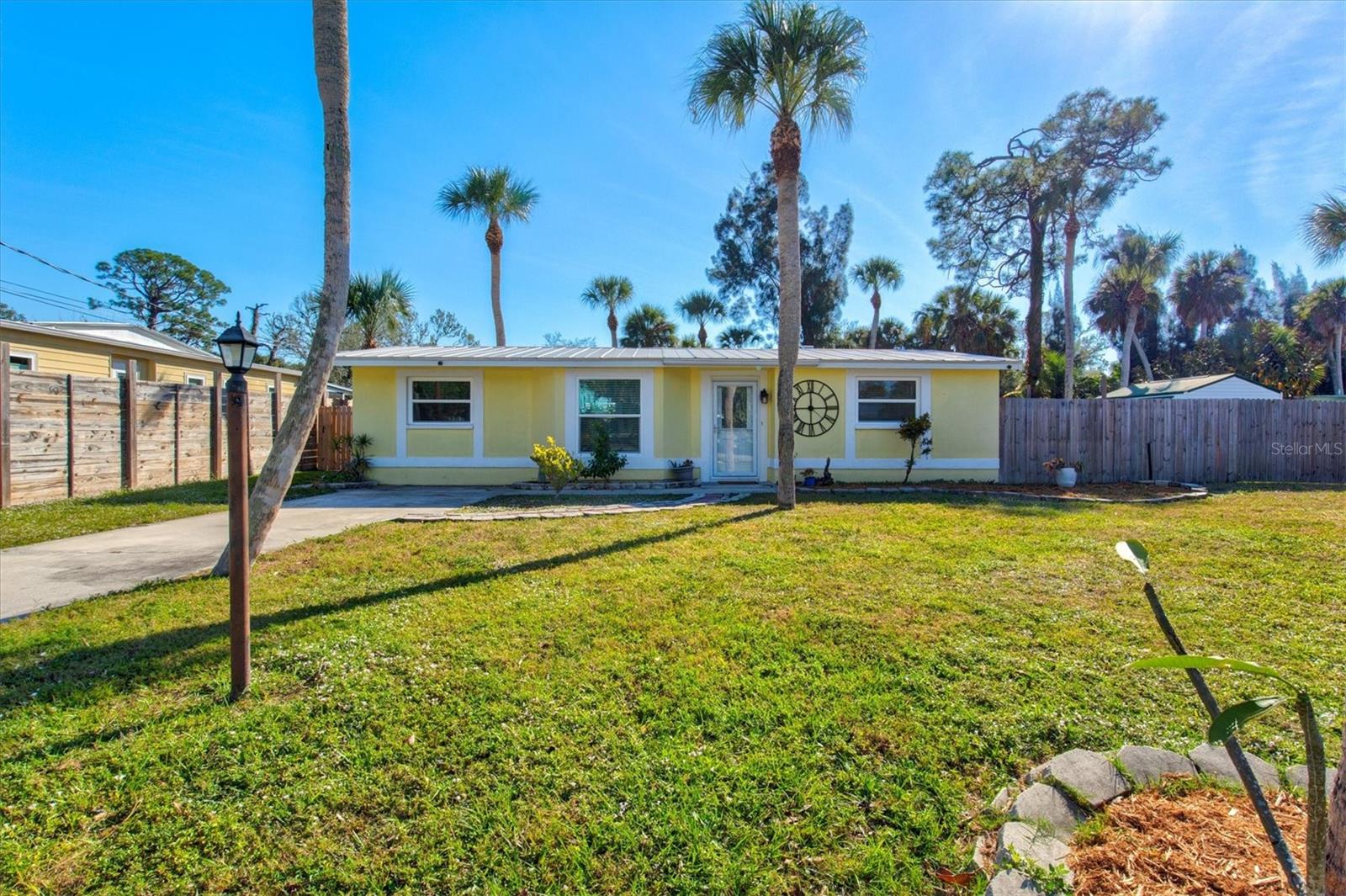 612 Frances St, Nokomis, FL 34275