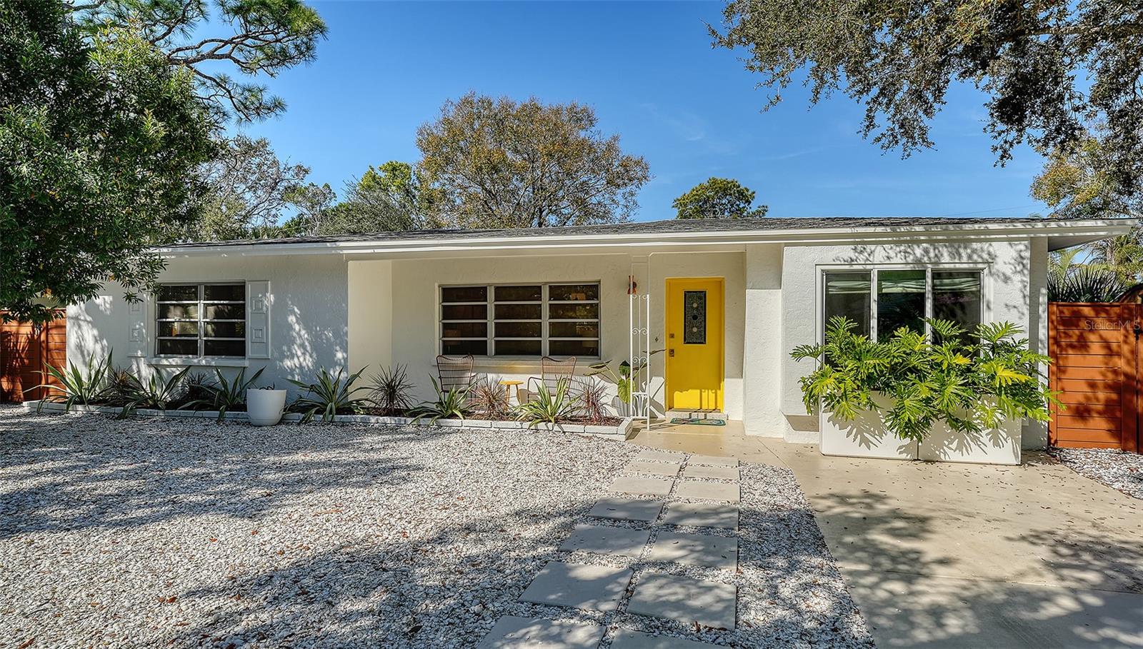 5019 Stevens Dr, Sarasota, FL 34234