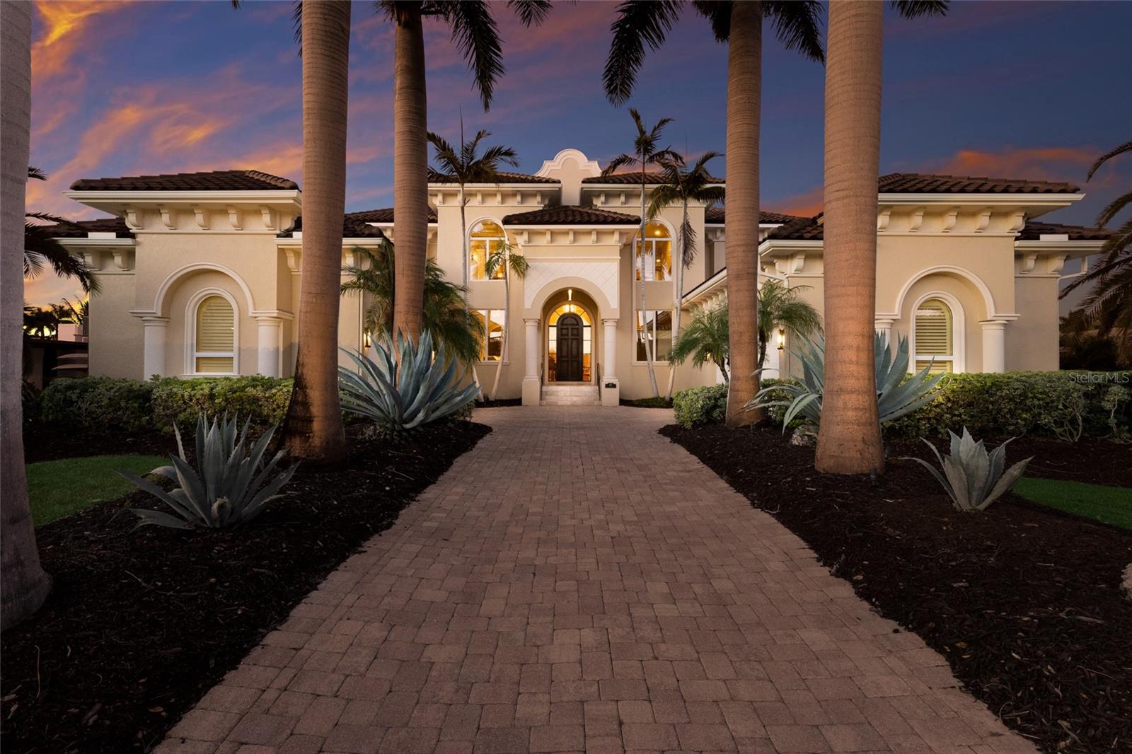 617 N Owl Dr, Sarasota, FL 34236