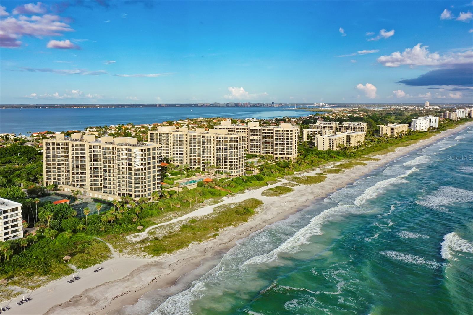1241 Gulf Of Mexico Dr #111, Longboat Key, FL 34228