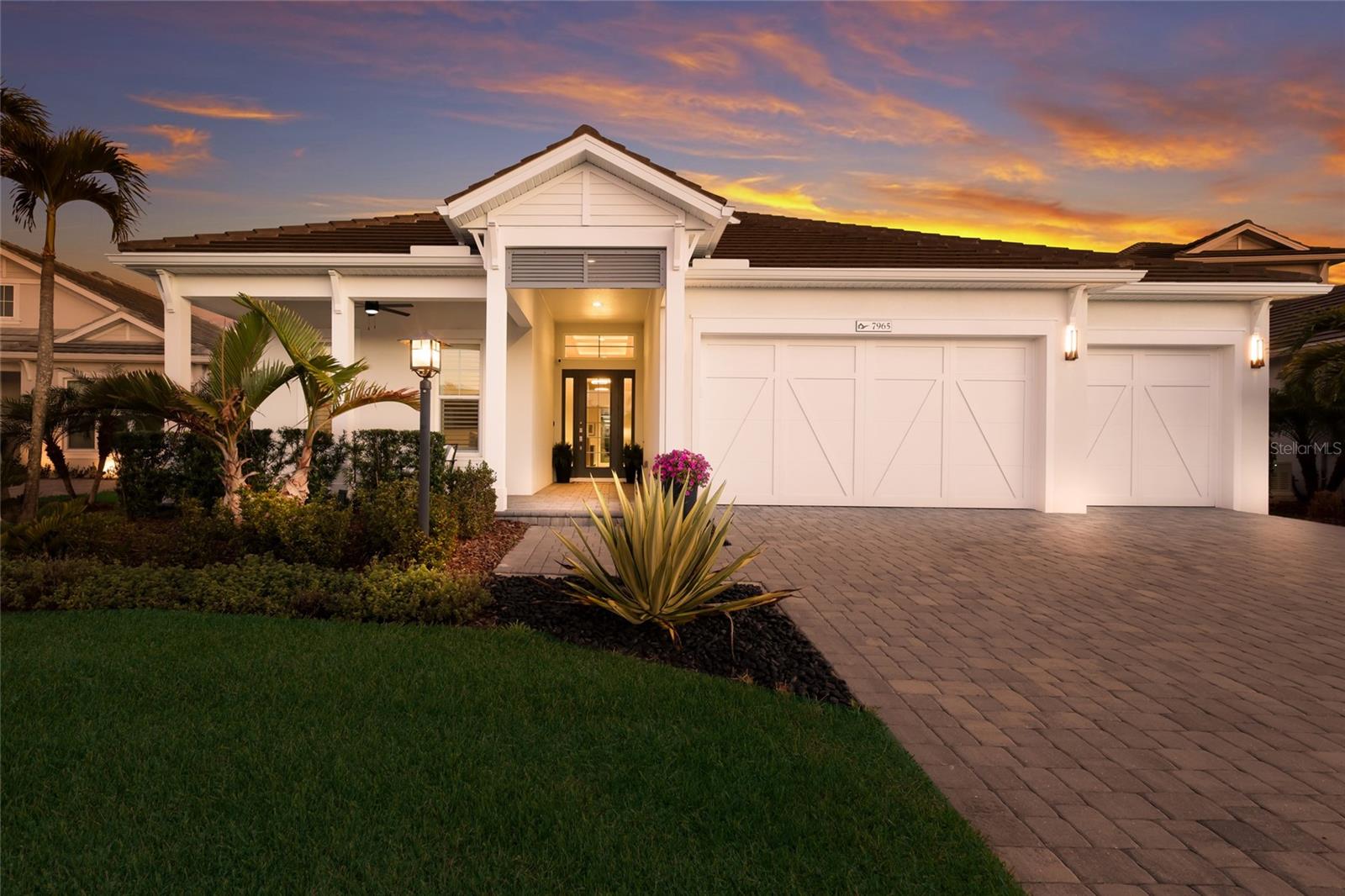 7965 Mainsail Ln, Sarasota, FL 34240