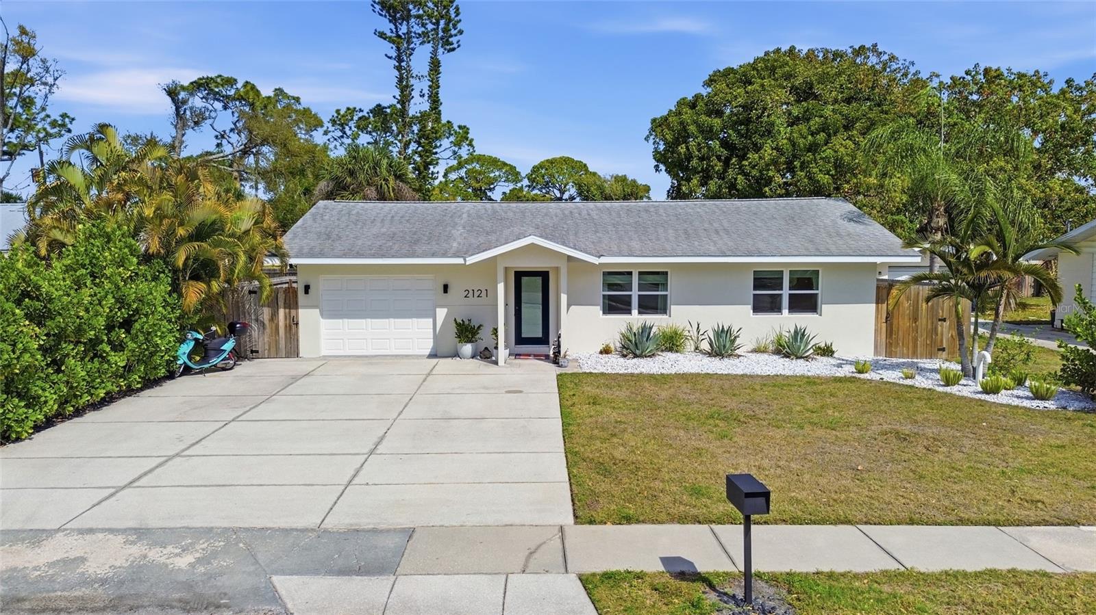 2121 Palm Ter, Sarasota, FL 34231