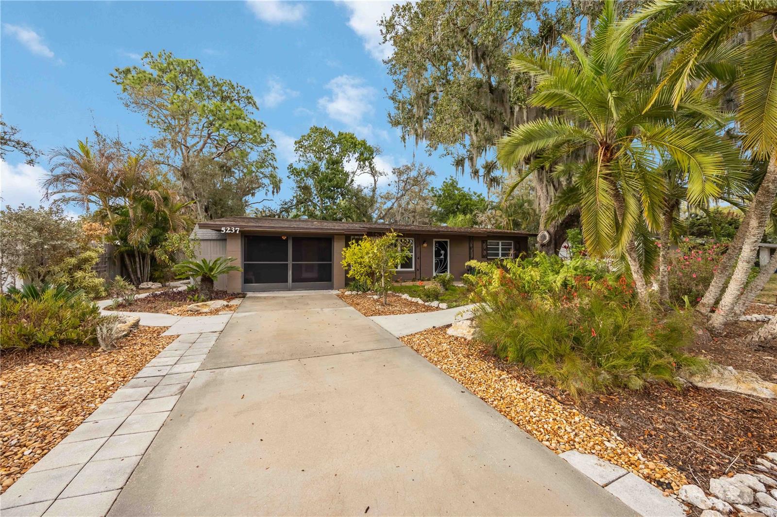 5237 Ventura Ave, Sarasota, FL 34235