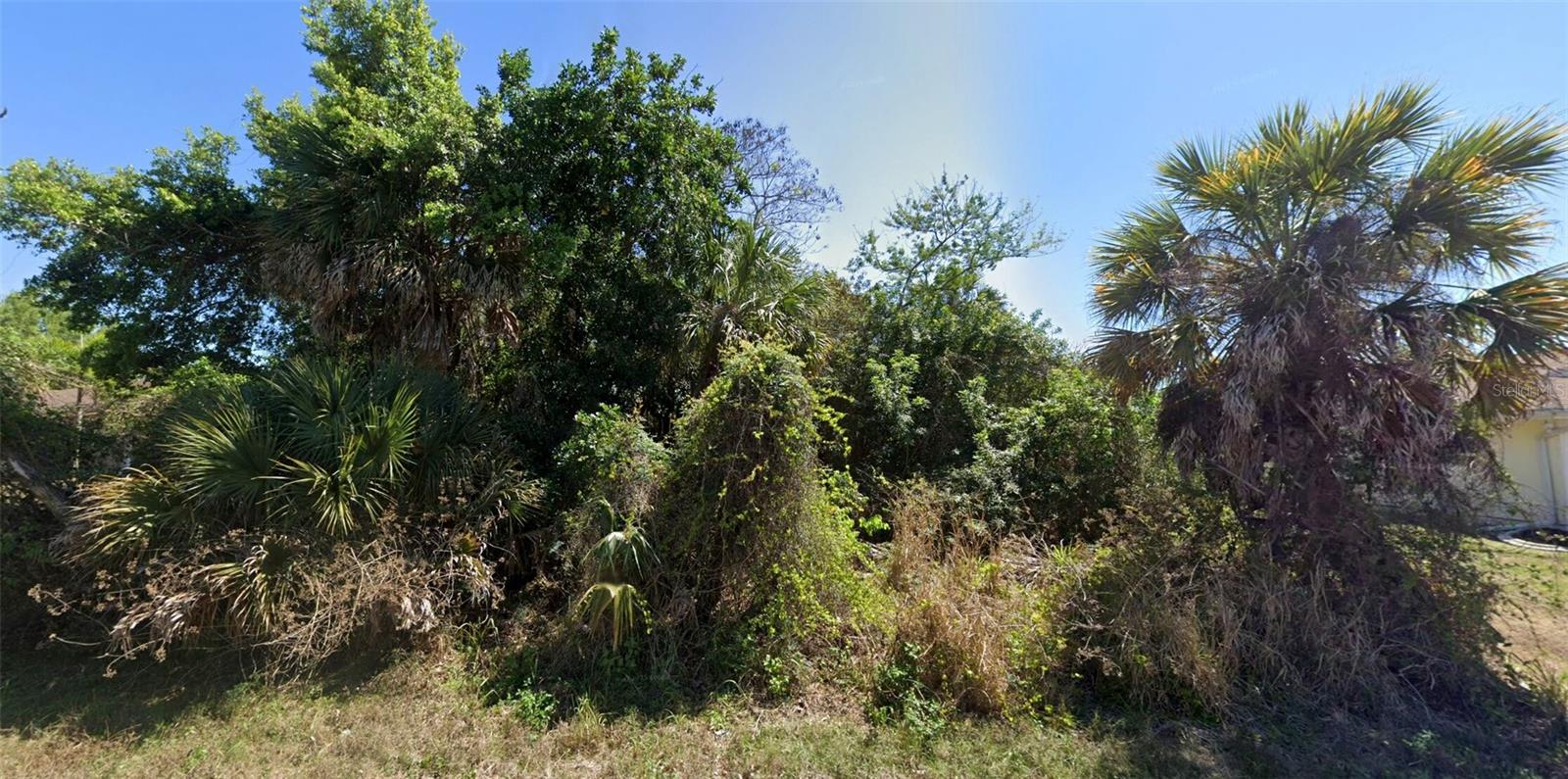517 Fairview Ave Nw, Port Charlotte, FL 33952