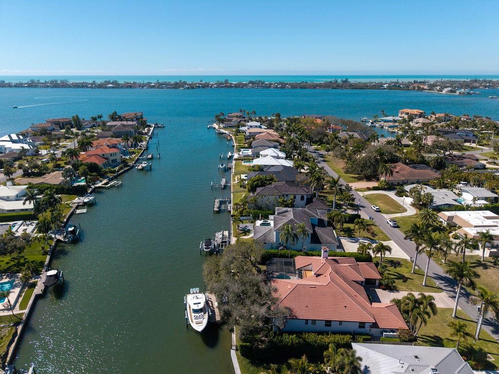 7637 Cove Ter, Sarasota, FL 34231