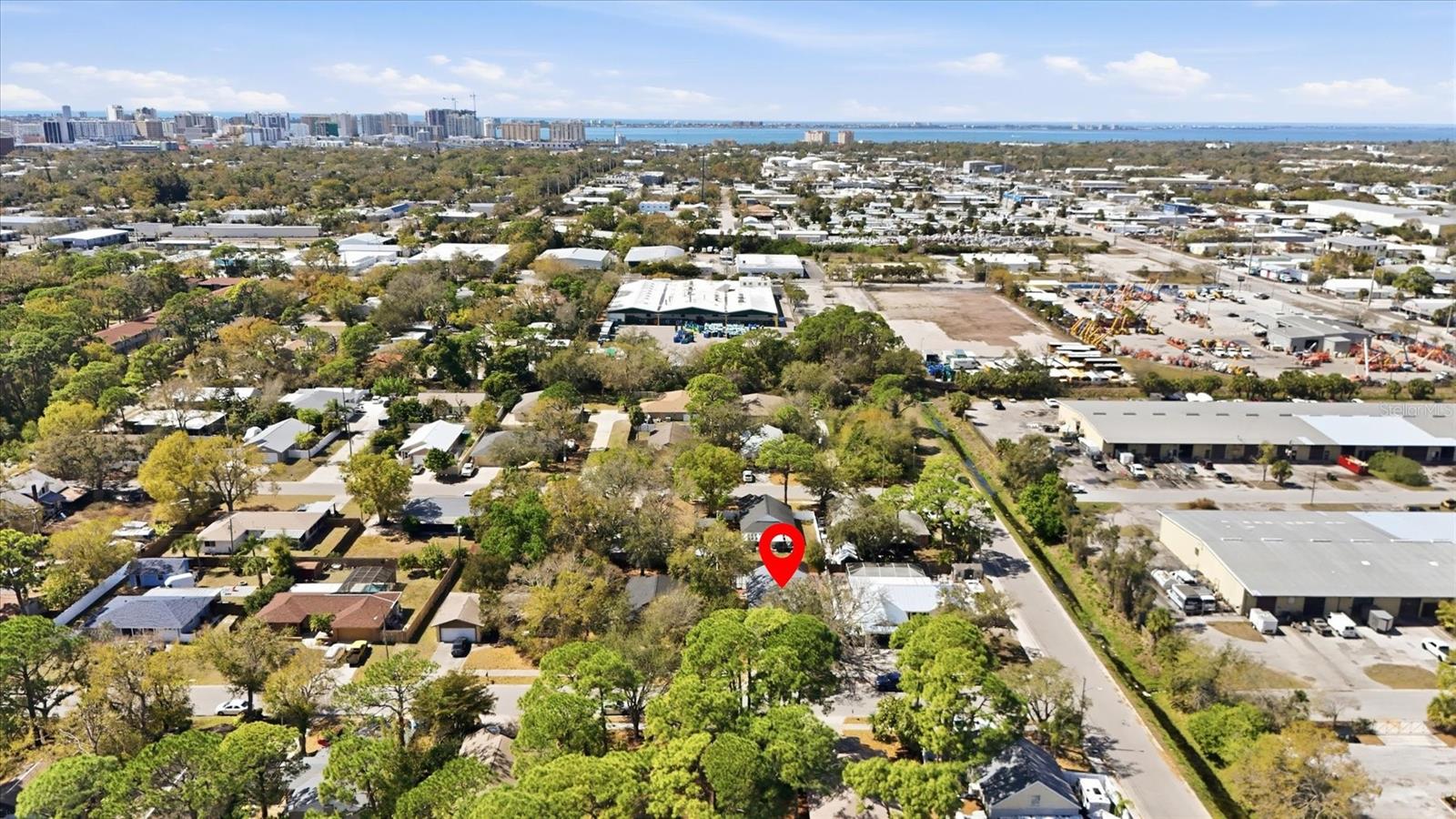 1077 N Jefferson Ave, Sarasota, FL 34237