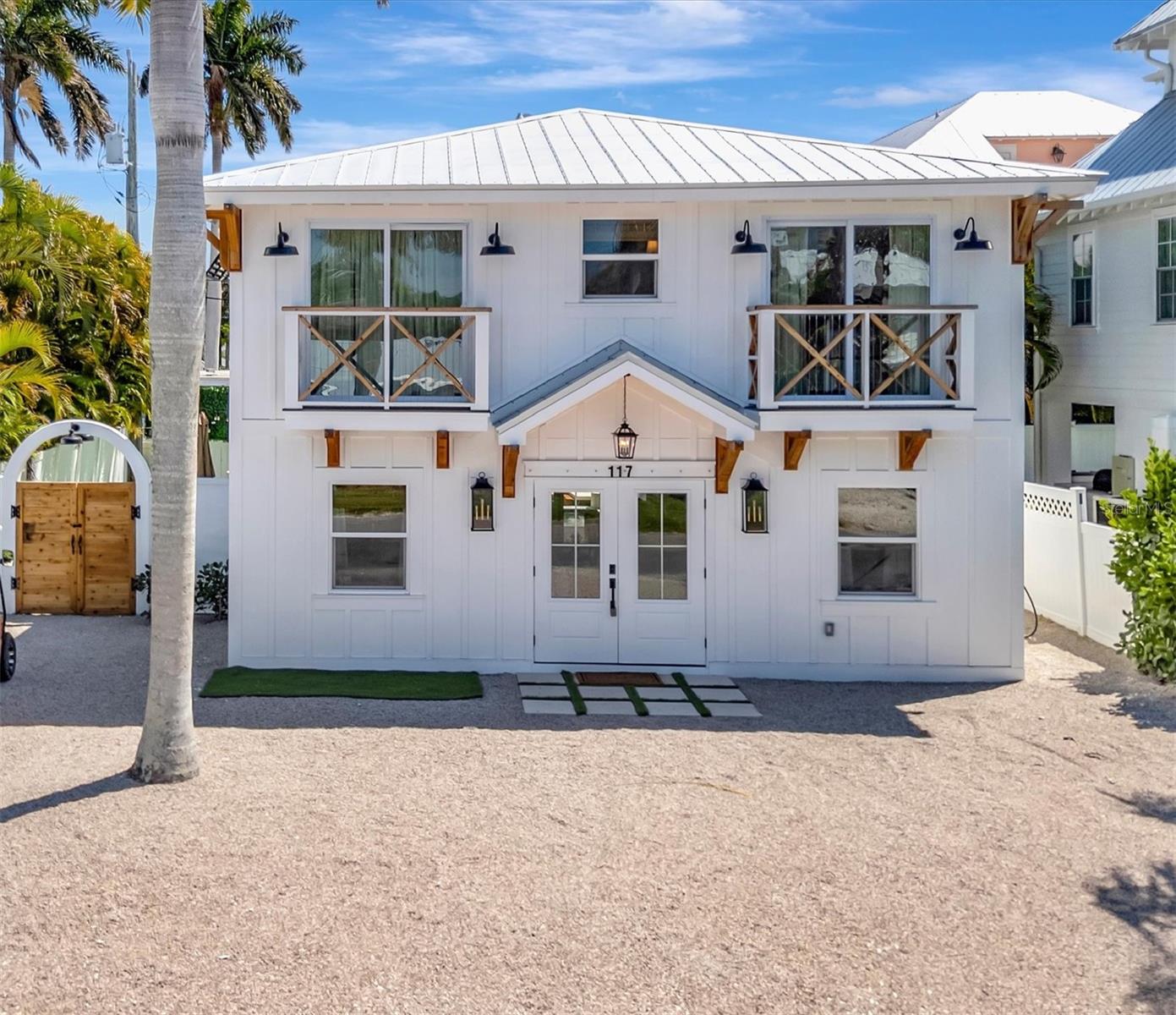 117 81st St, Holmes Beach, FL 34217