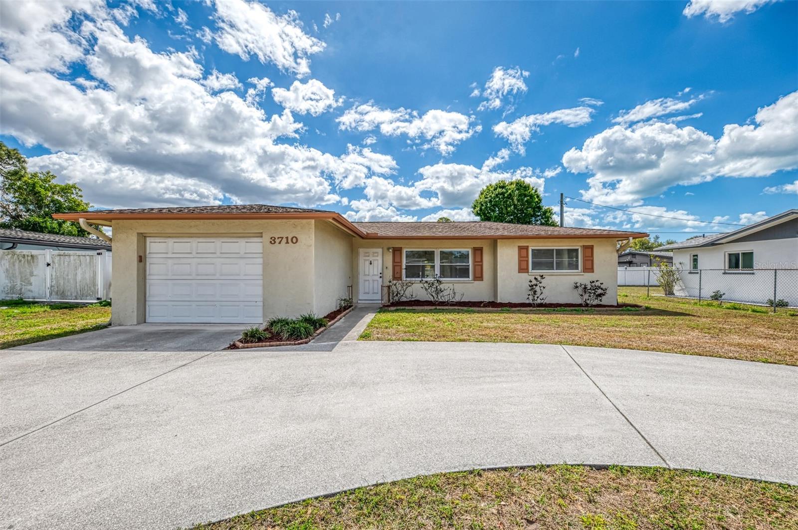 3710 Wilkinson Rd, Sarasota, FL 34233