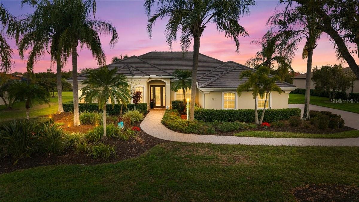 709 Country Meadows Way, Bradenton, FL 34212