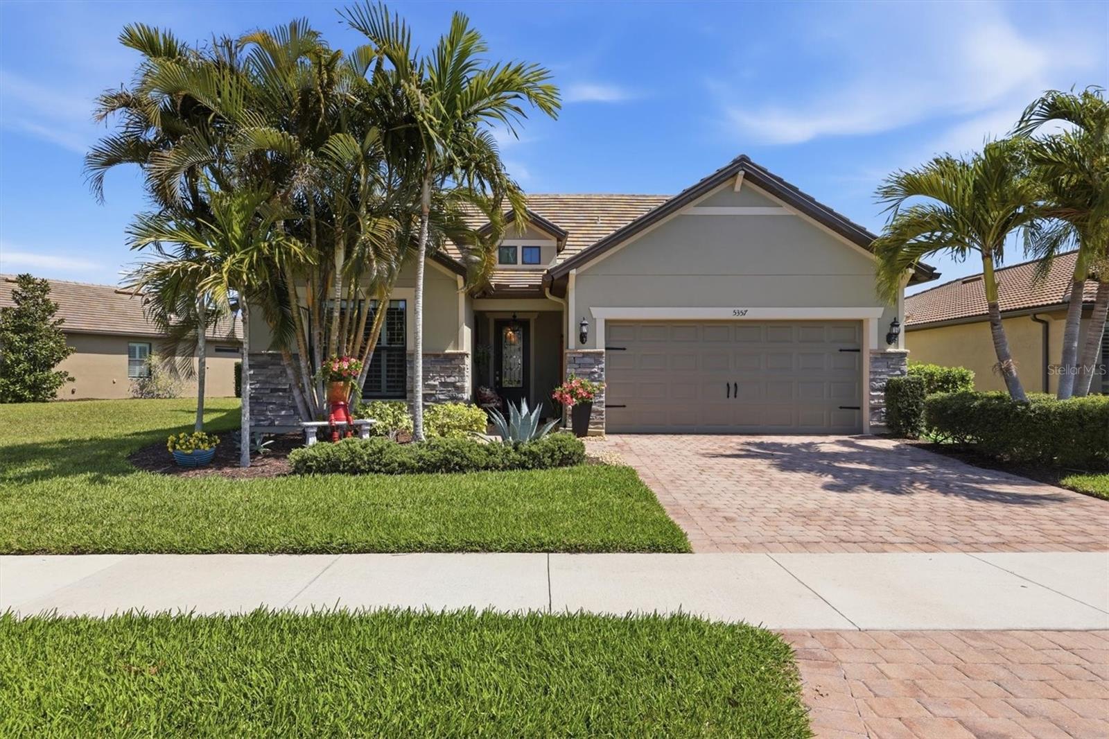 5357 Sundew Dr, Sarasota, FL 34238