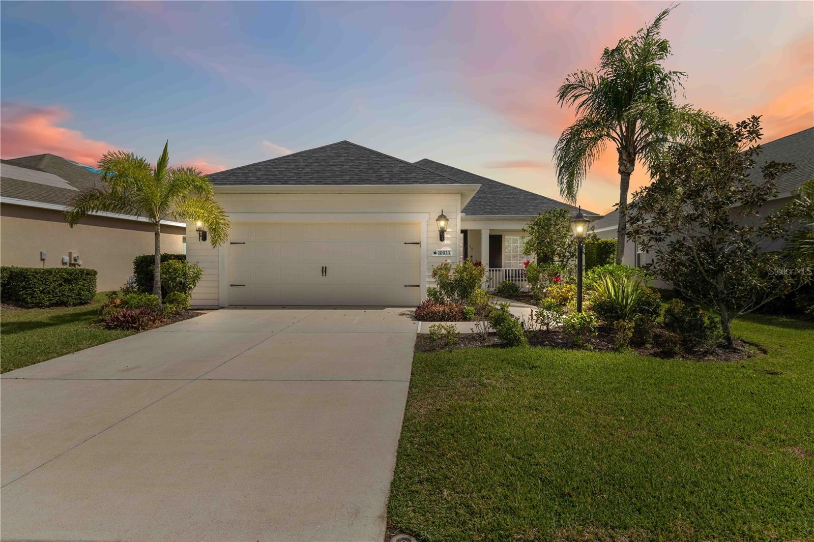 10933 Blue Magnolia Ln, Parrish, FL 34219