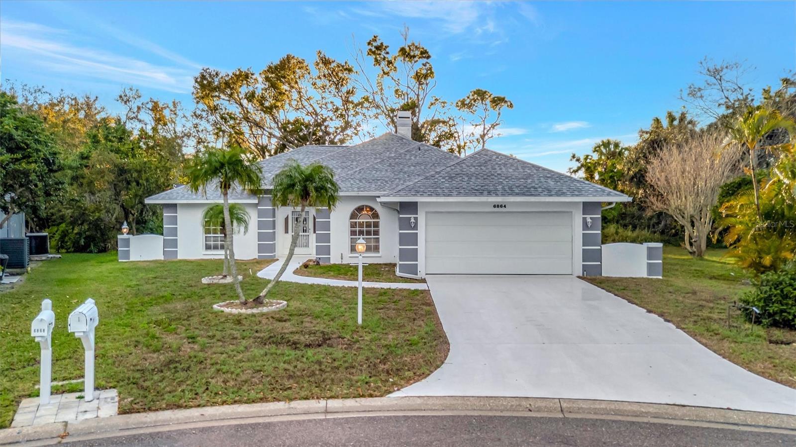 6864 Corral Ct, Sarasota, FL 34243