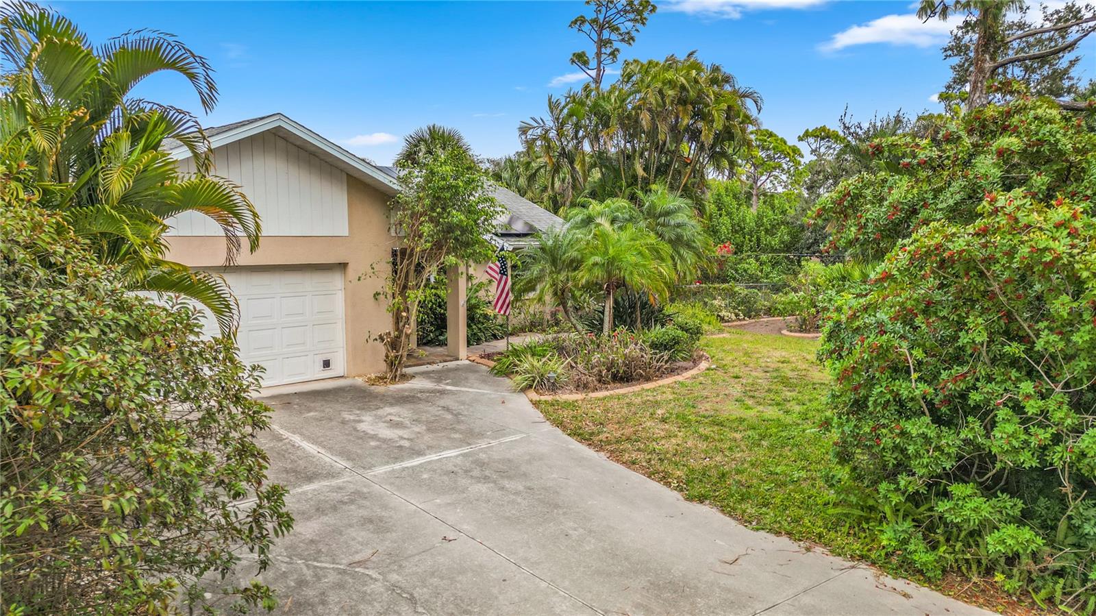 2141 Cordes St, Osprey, FL 34229