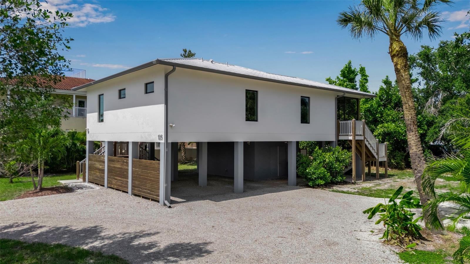 105 Shore Rd, Nokomis, FL 34275