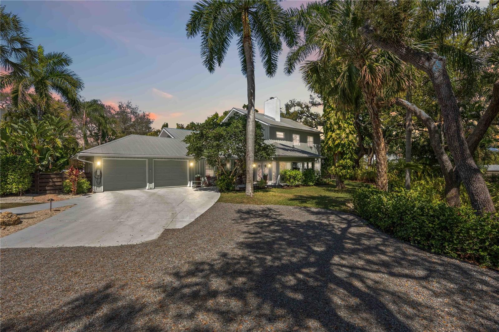 2381 Florinda St, Sarasota, FL 34231