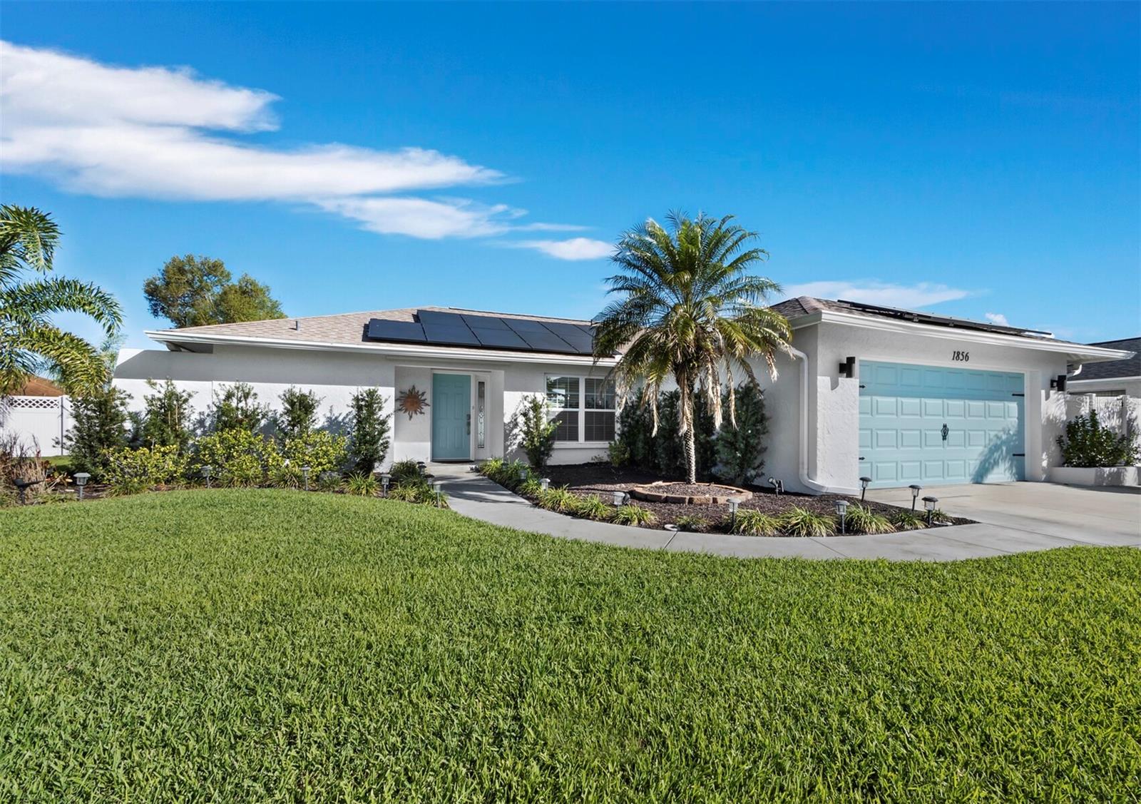1856 Woodhaven Cir, Sarasota, FL 34232