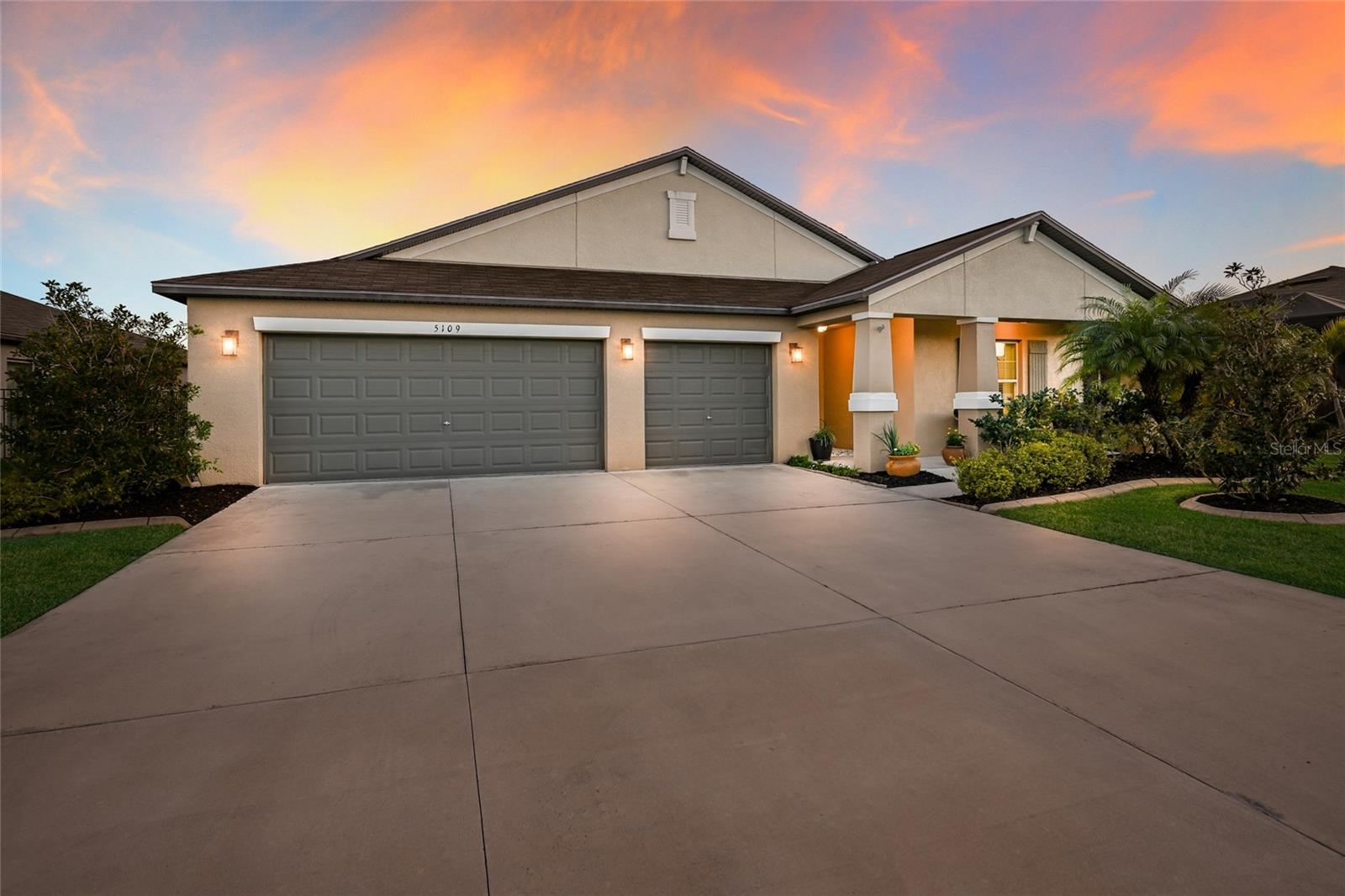 5109 Olano St, Palmetto, FL 34221