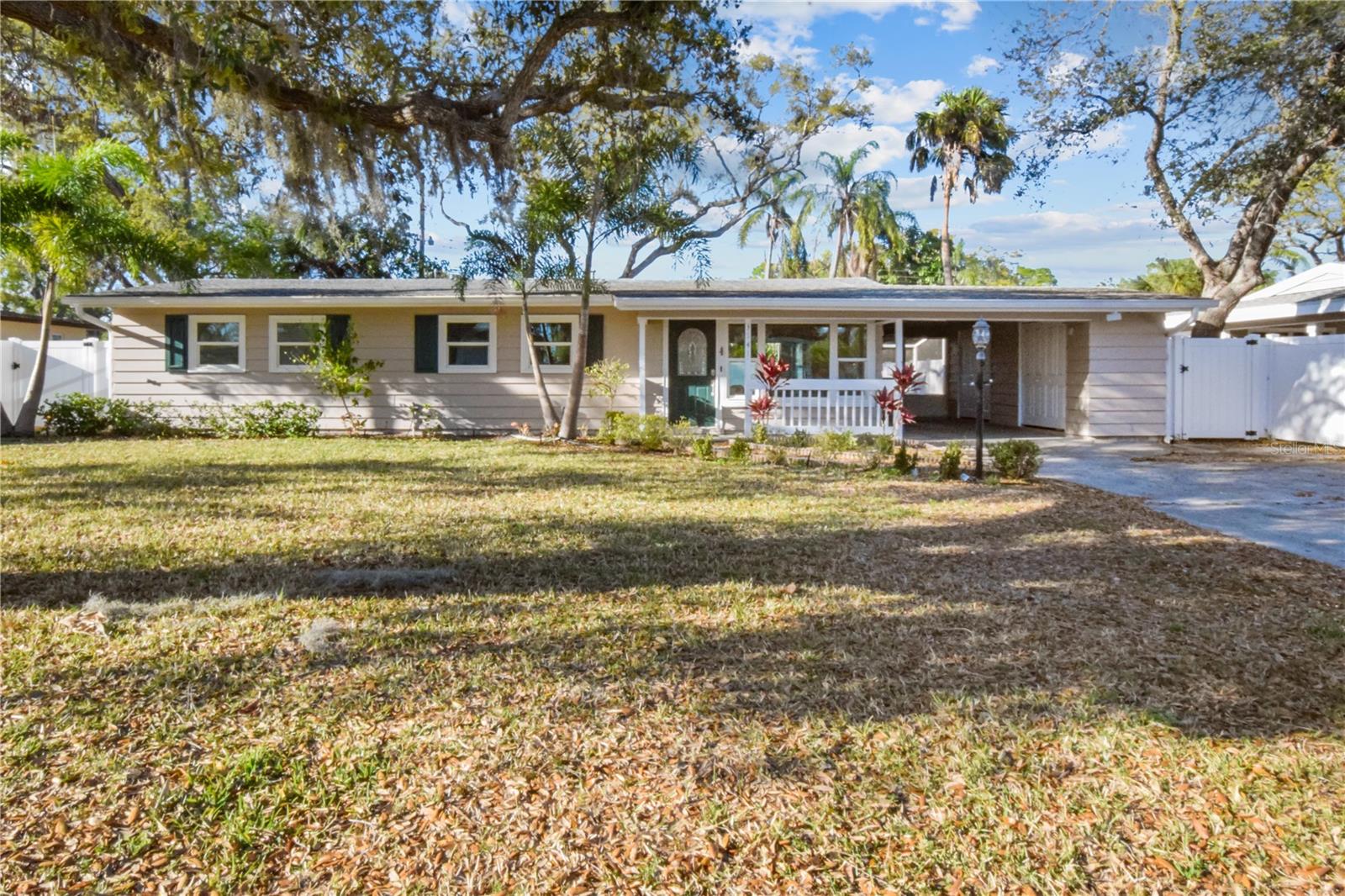 3141 Irving St, Sarasota, FL 34237