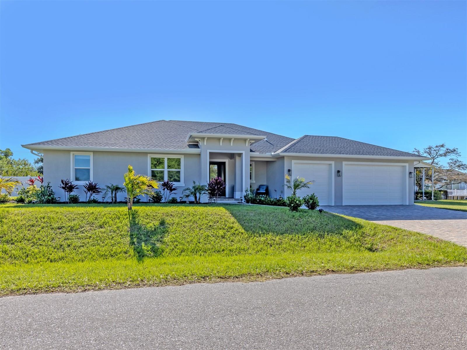 851 Linden Rd, Venice, FL 34293