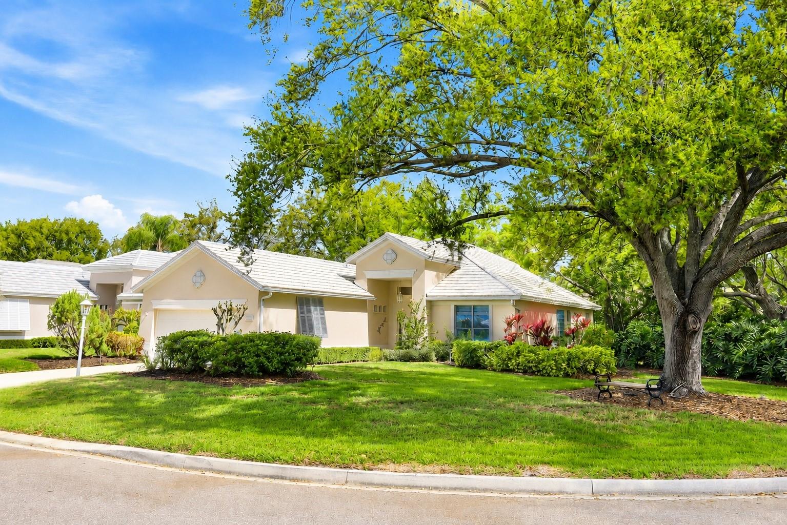7904 Hampton Ct, University Park, FL 34201
