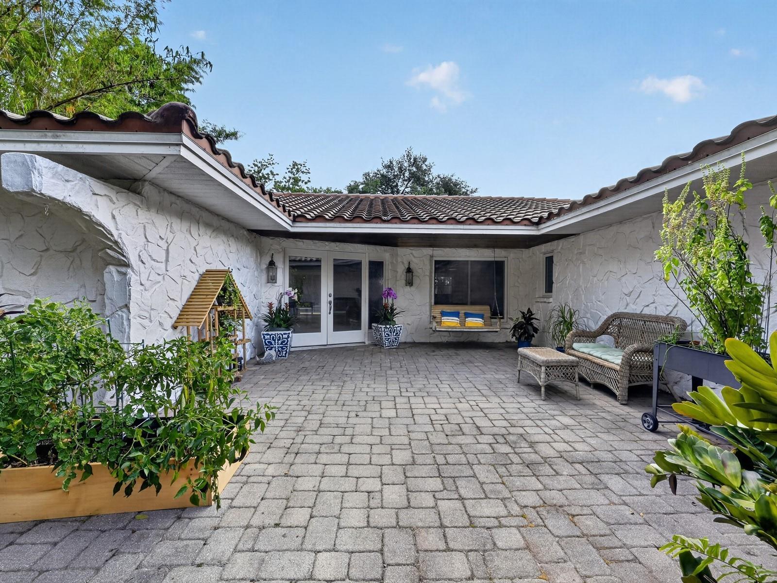 7311 Proctor Rd, Sarasota, FL 34241