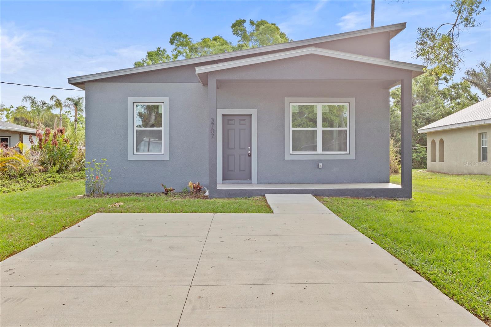 3707 20th St E, Bradenton, FL 34208