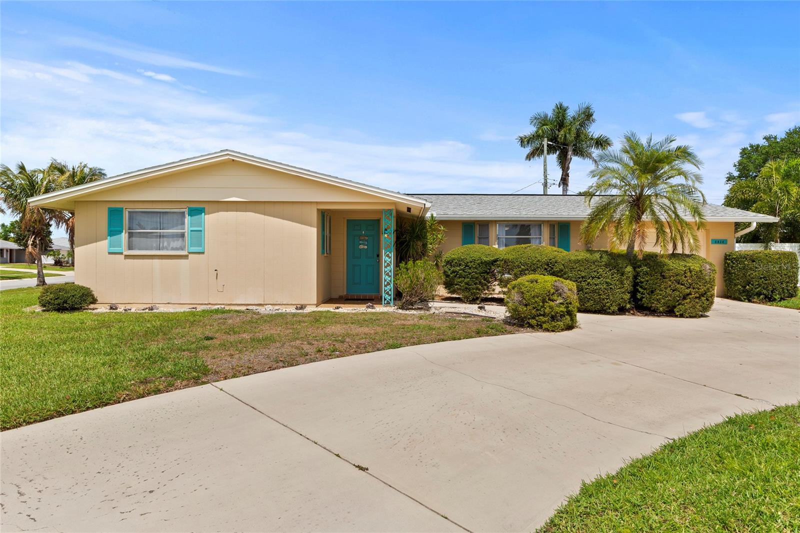 6836 Roxbury Dr, Sarasota, FL 34231