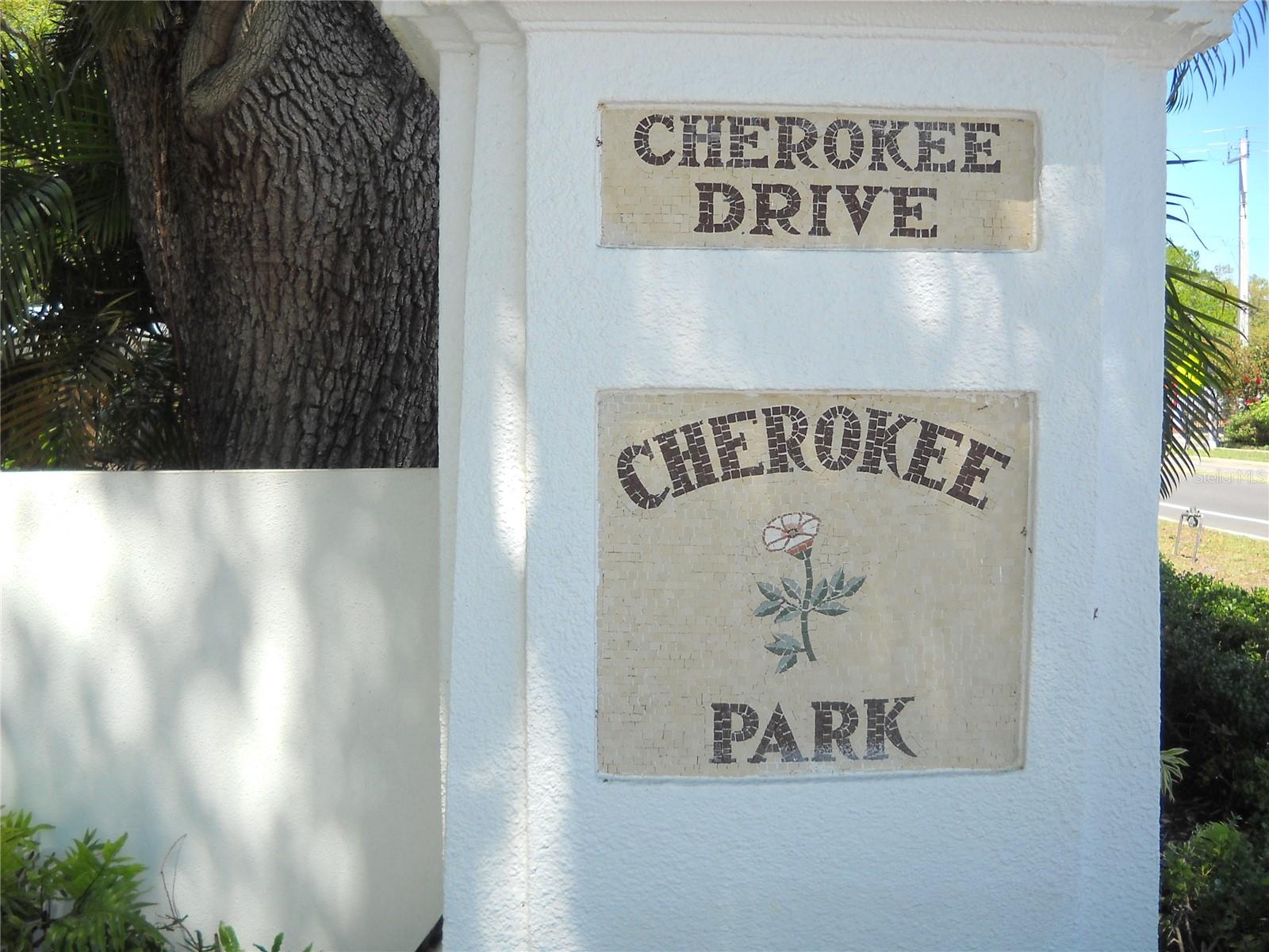1749 Cherokee Dr, Sarasota, FL 34239