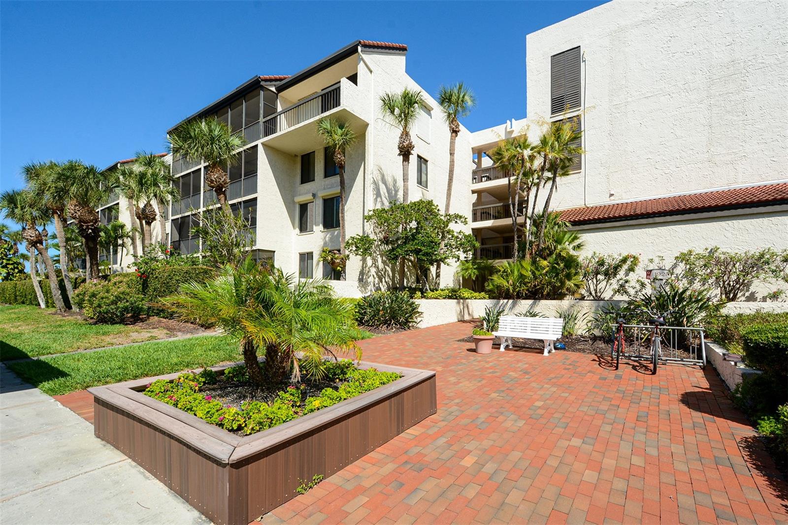 1925 Gulf Of Mexico Dr #G8-302, Longboat Key, FL 34228