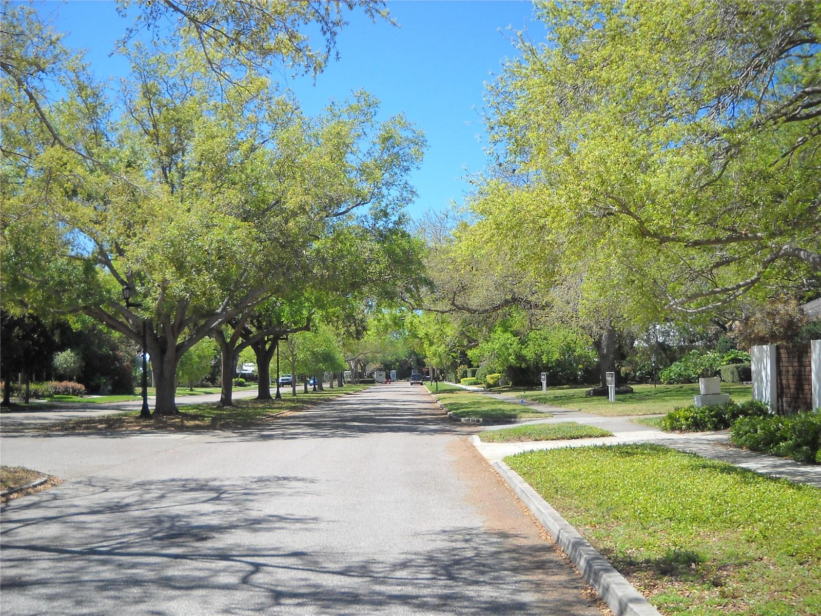 1759 Cherokee Drive, Sarasota, FL 34239