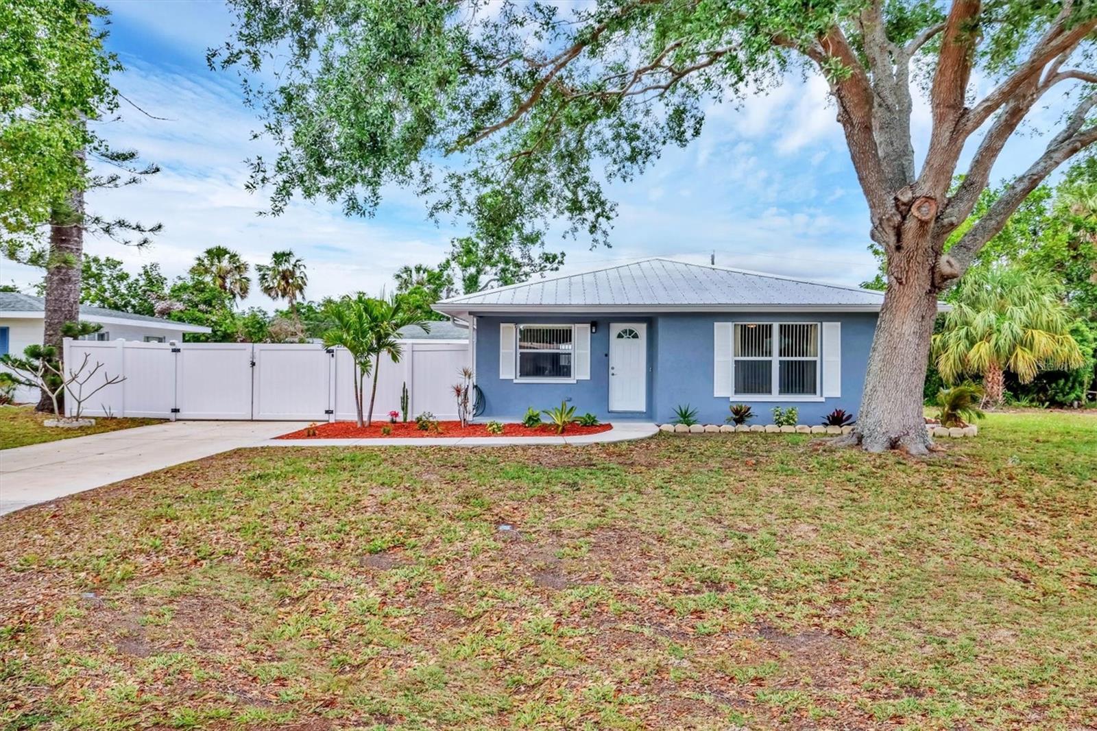 2715 52nd Avenue Ter W, Bradenton, FL 34207