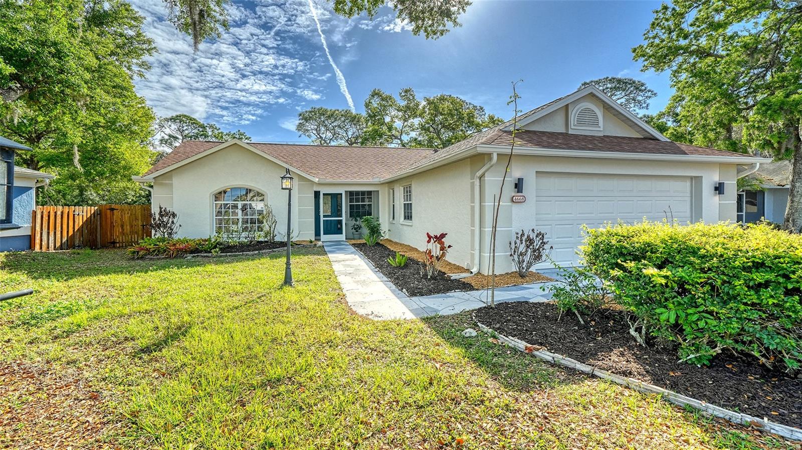 4668 Hamlets Grove Dr, Sarasota, FL 34235