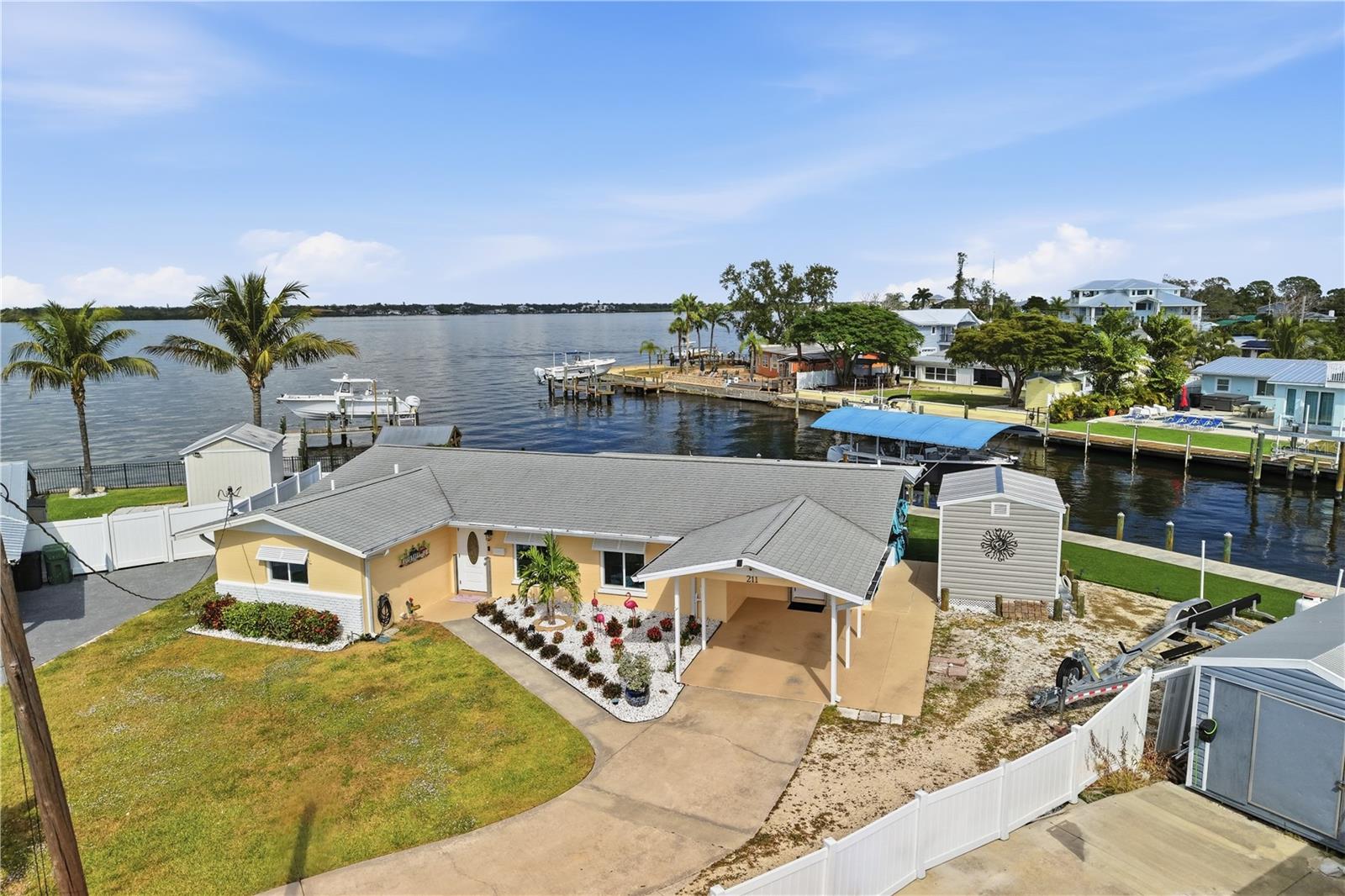 211 21st St Ne, Bradenton, FL 34208