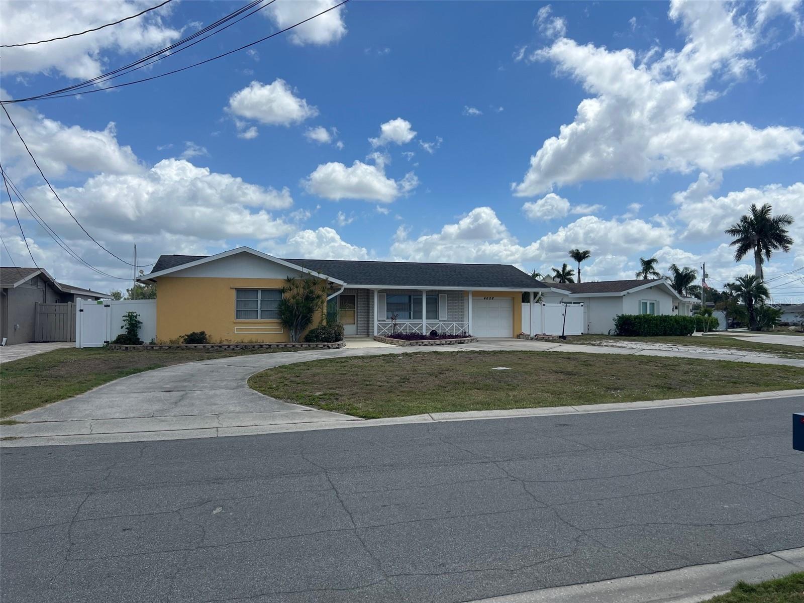 4608 Arlington Rd, Palmetto, FL 34221