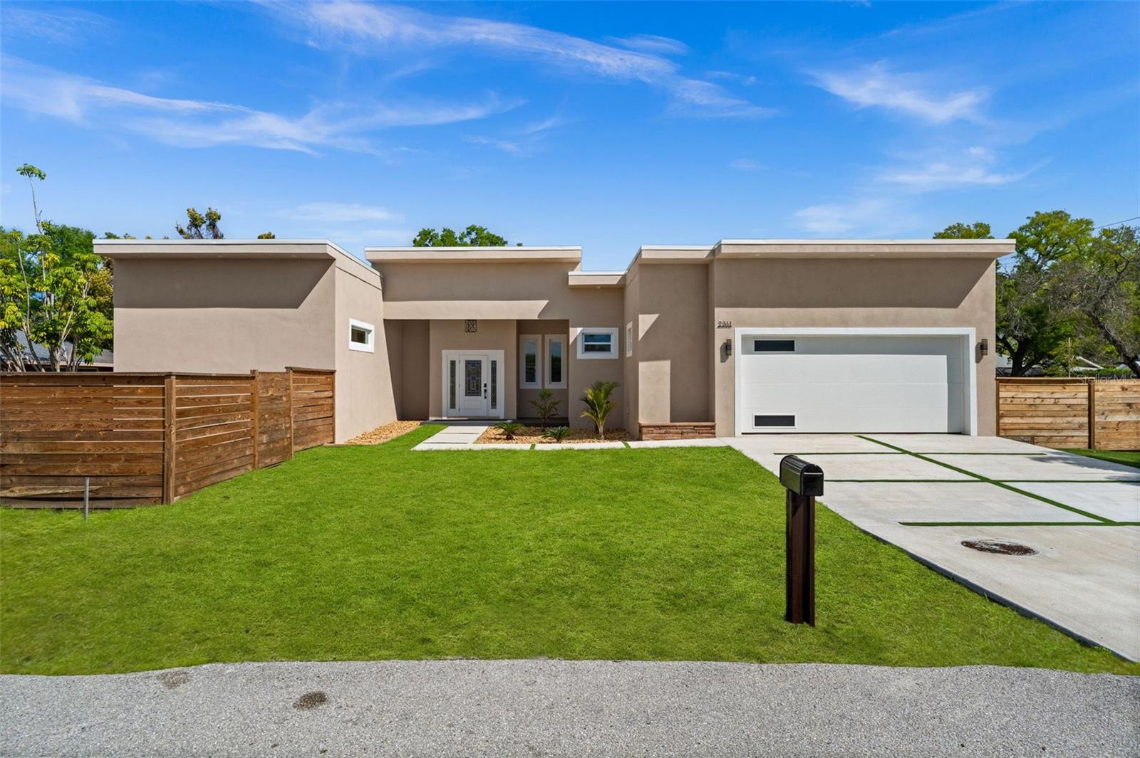 2311 Sandrala Dr, Sarasota, FL 34231