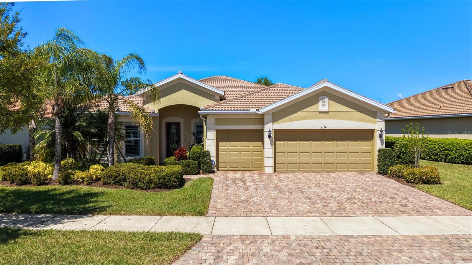 6124 Abaco Dr, Sarasota, FL 34238