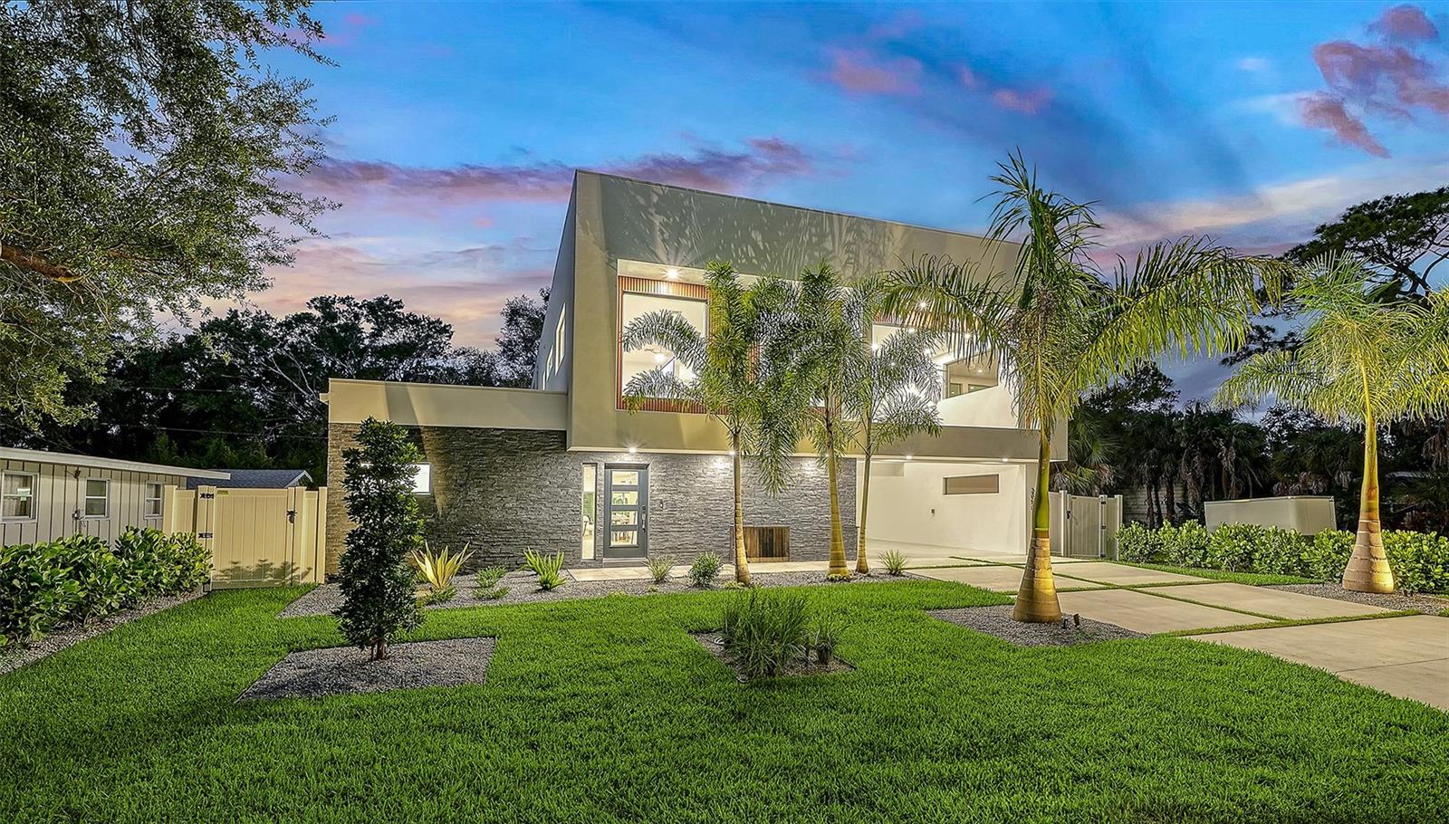 2050 Euclid Ter, Sarasota, FL 34239