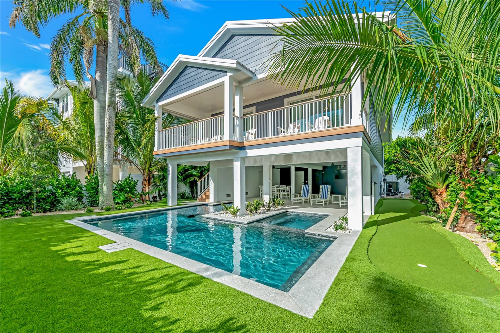 2208 Avenue A, Bradenton Beach, FL 34217