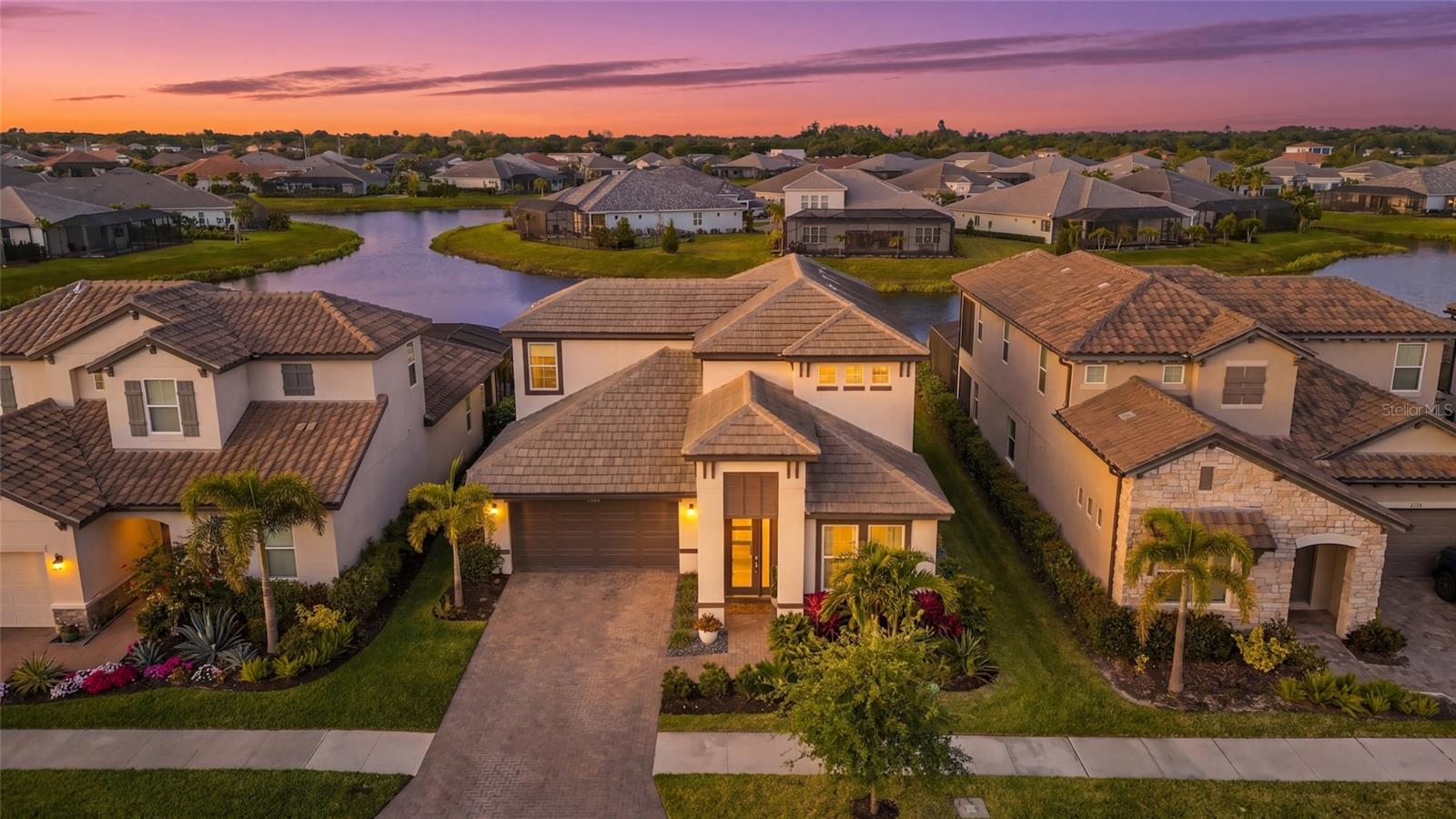 4762 Antrim Dr, Sarasota, FL 34240