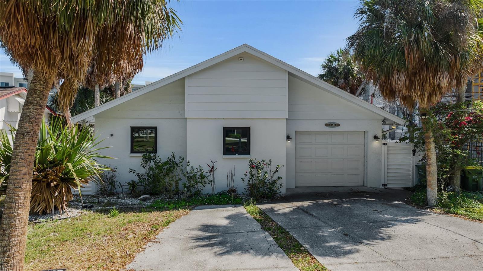 1040 Sylvan Dr, Sarasota, FL 34234