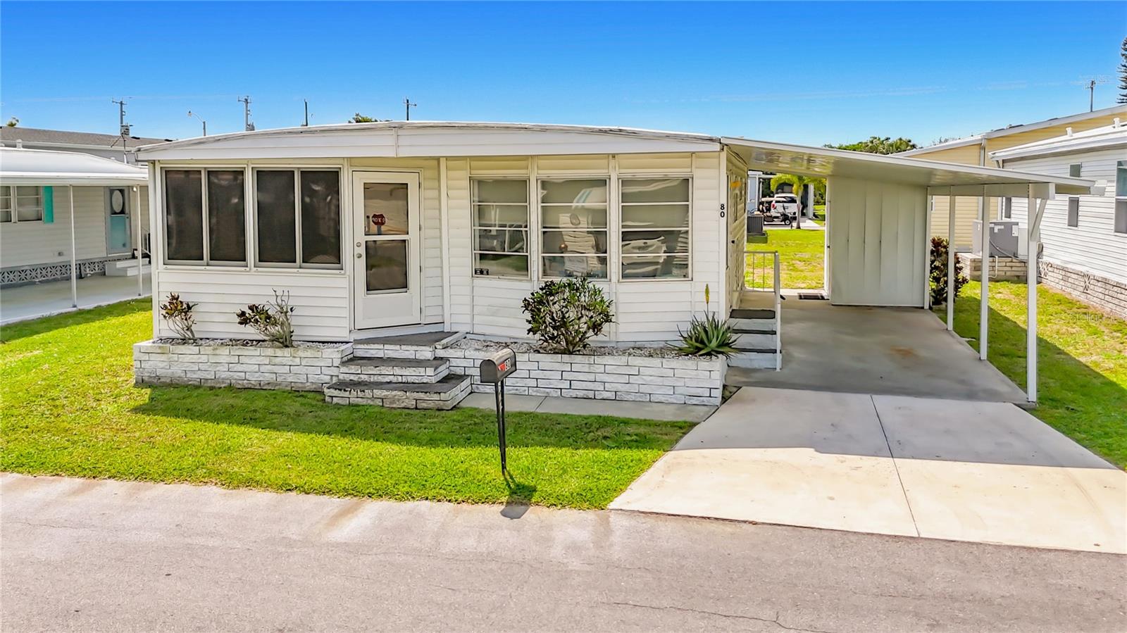 80 Del Rio Dr, Palmetto, FL 34221