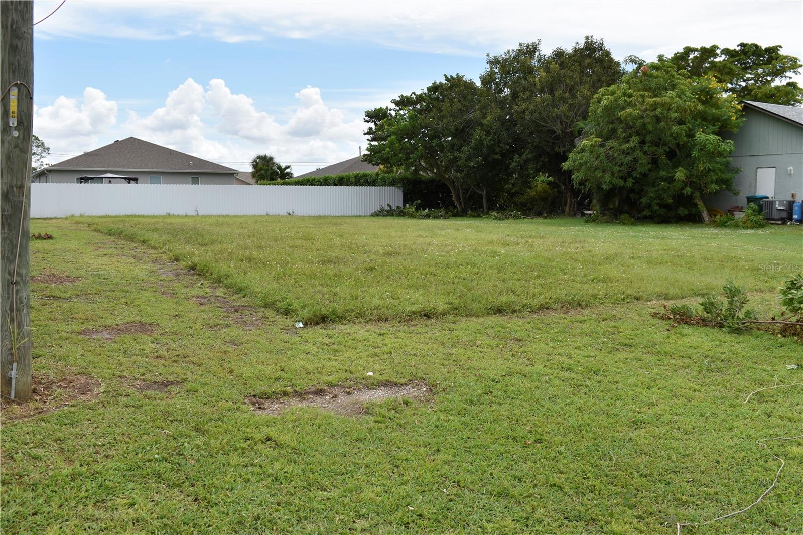 805 Sw 6th Ct, Cape Coral, FL 33991