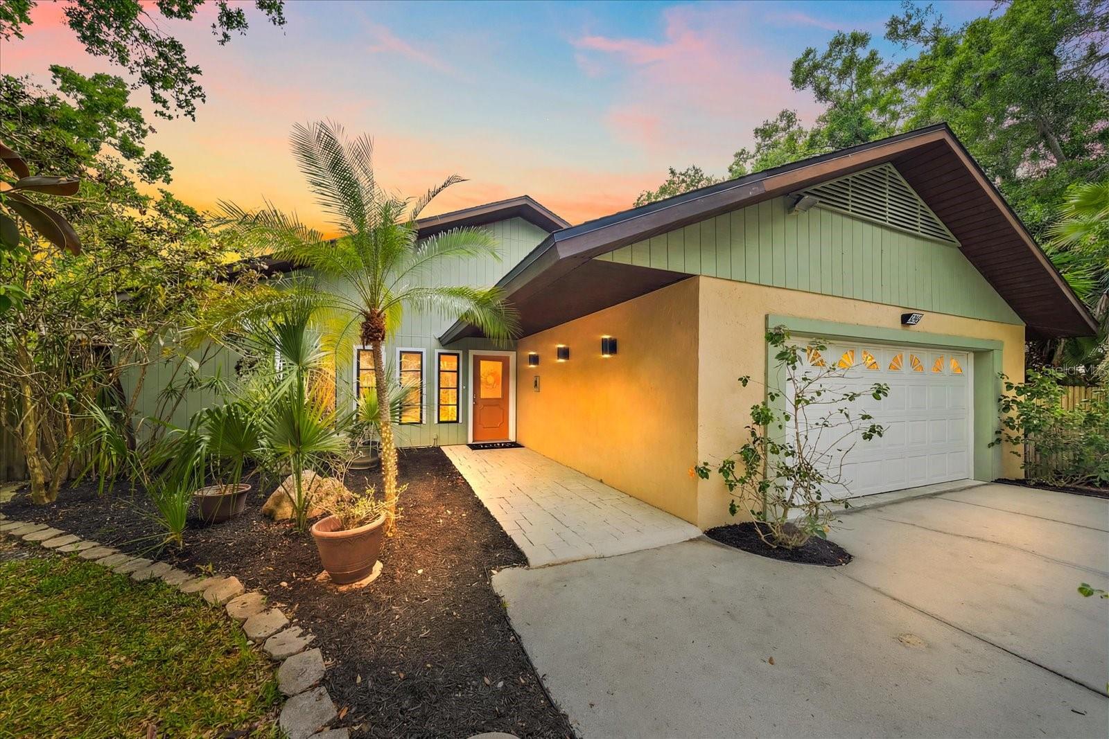3246 Maiden Ln, Sarasota, FL 34231