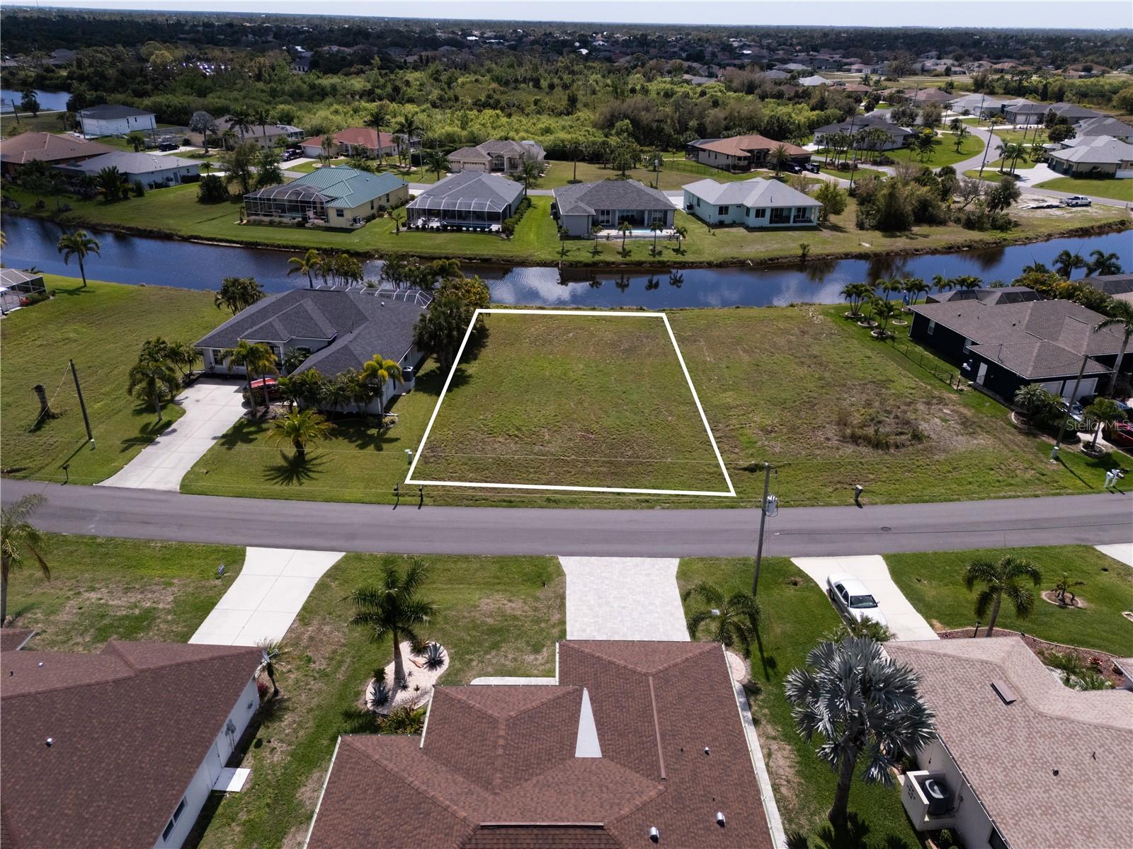 132 White Marsh Ln, Rotonda West, FL 33947