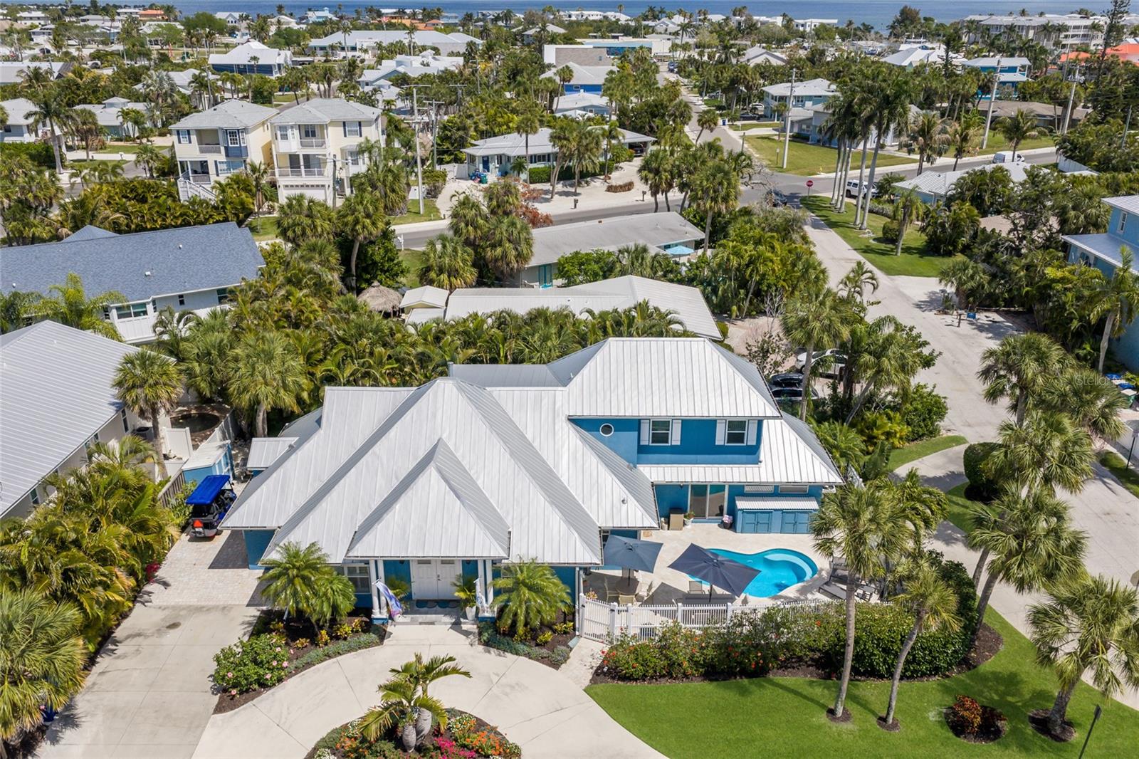 5701 Carissa St, Holmes Beach, FL 34217