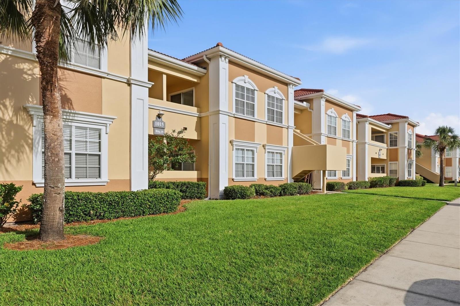 1015 Villagio Cir #202, Sarasota, FL 34237